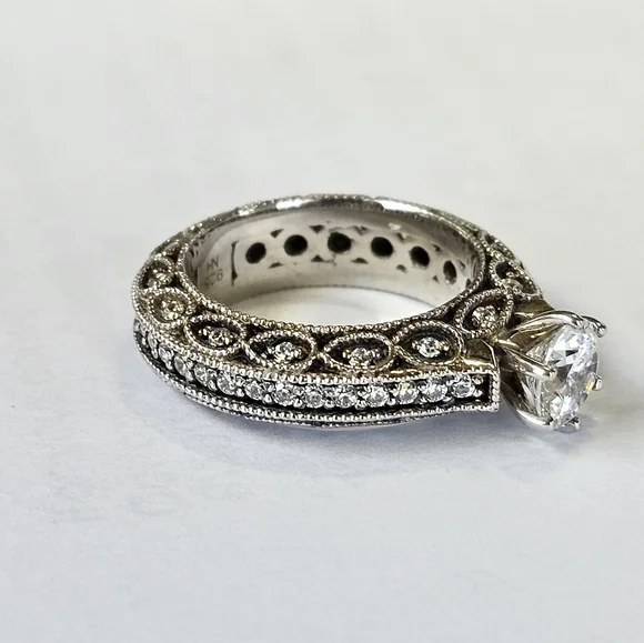 Stunning Designer Zircon Ring Sz 6 ! - Picture 6 of 14